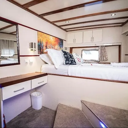 Hka Neta Yachting Botel