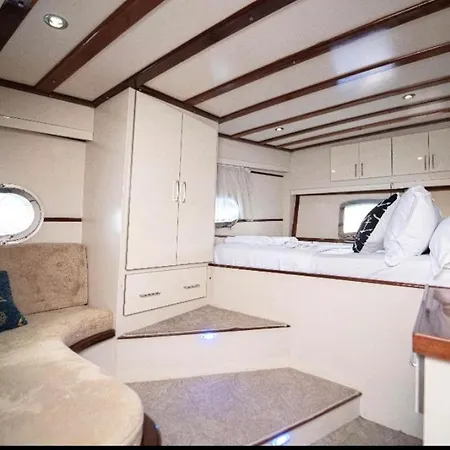 Botel Hka Neta Yachting